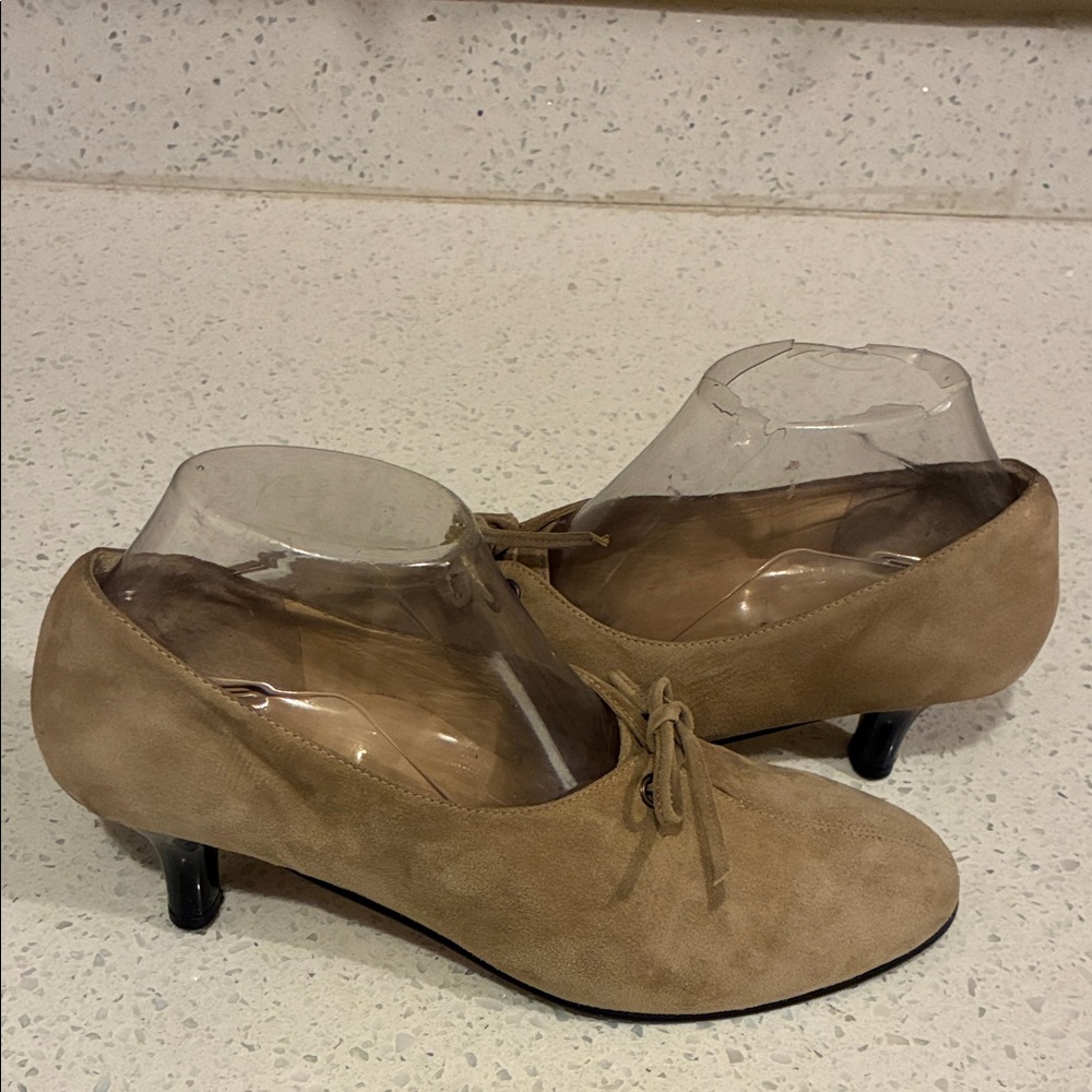 Chic Tan Women's Heels